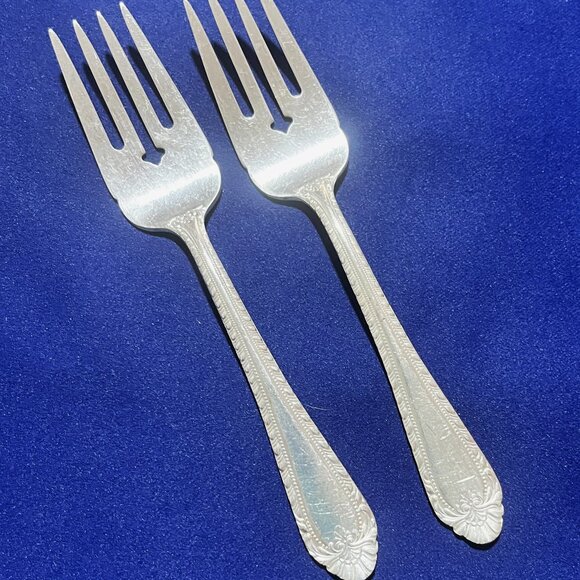 Vintage Reed and Barton OLD LONDON PAIR of 2 Salad Forks 6-1/4" Silverplate - Picture 1 of 4